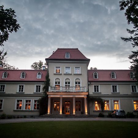 Dwor Sierakow Hotel ภายนอก รูปภาพ