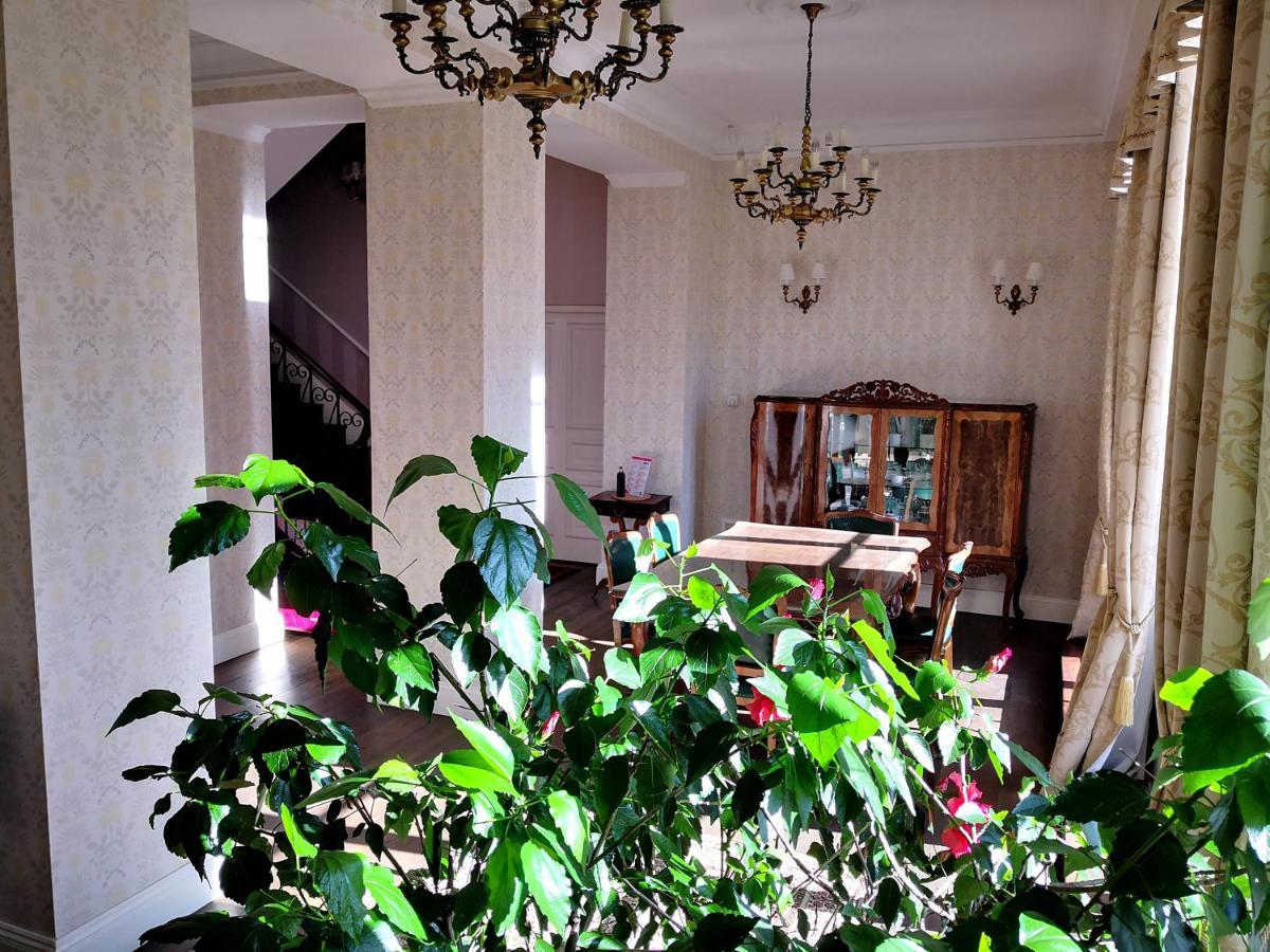 Dwor Sierakow Hotel ภายนอก รูปภาพ