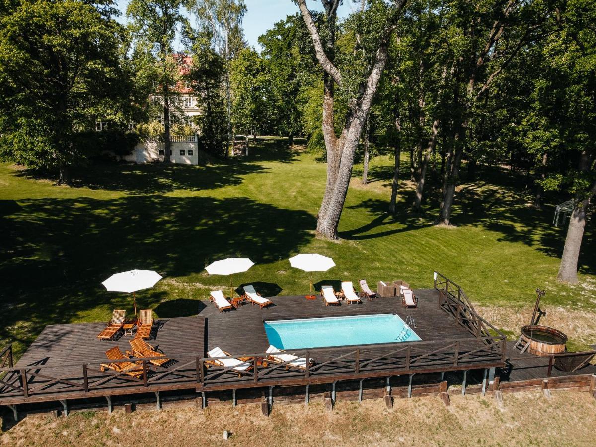 Dwor Sierakow Hotel ภายนอก รูปภาพ