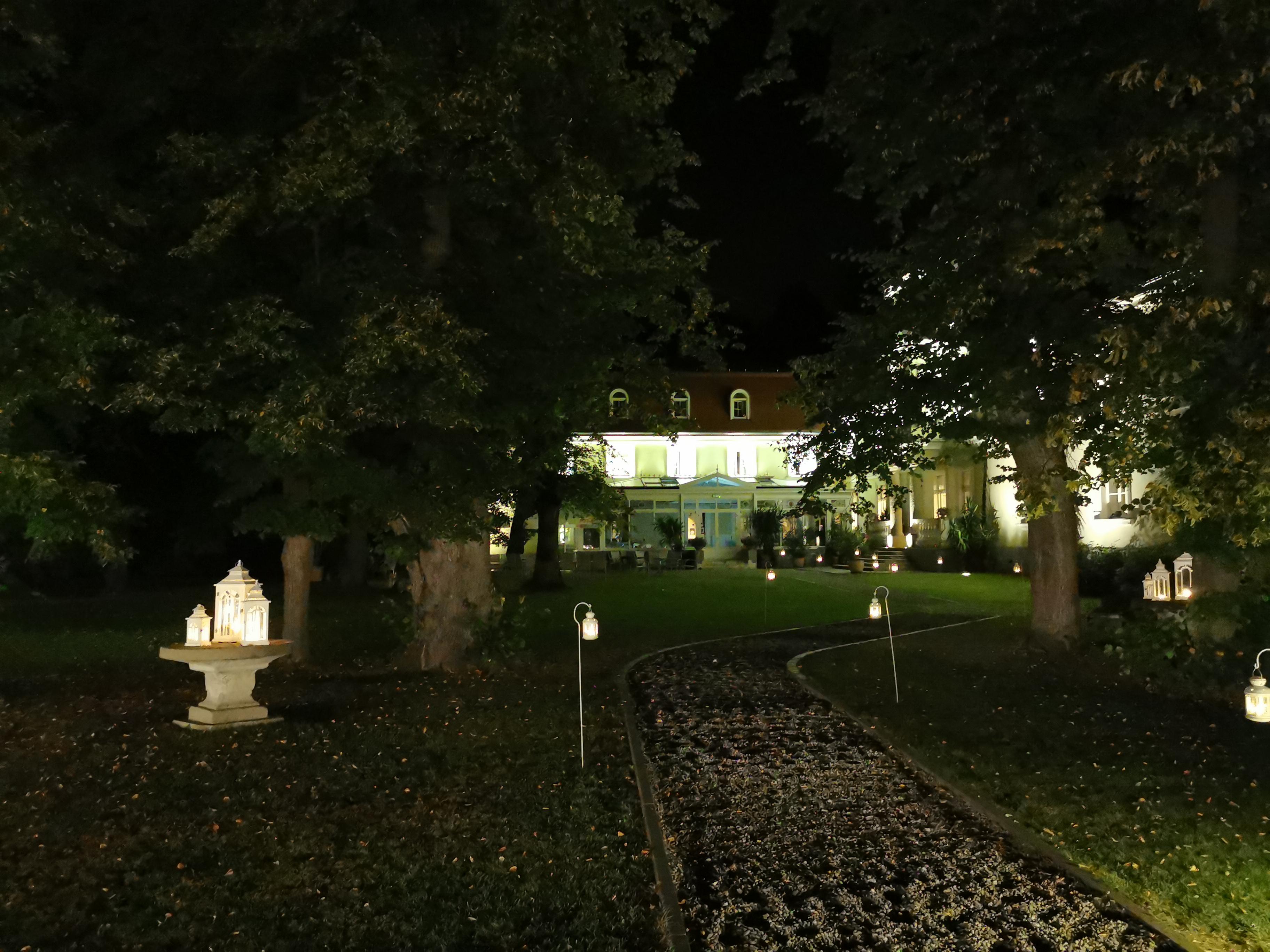 Dwor Sierakow Hotel ภายนอก รูปภาพ