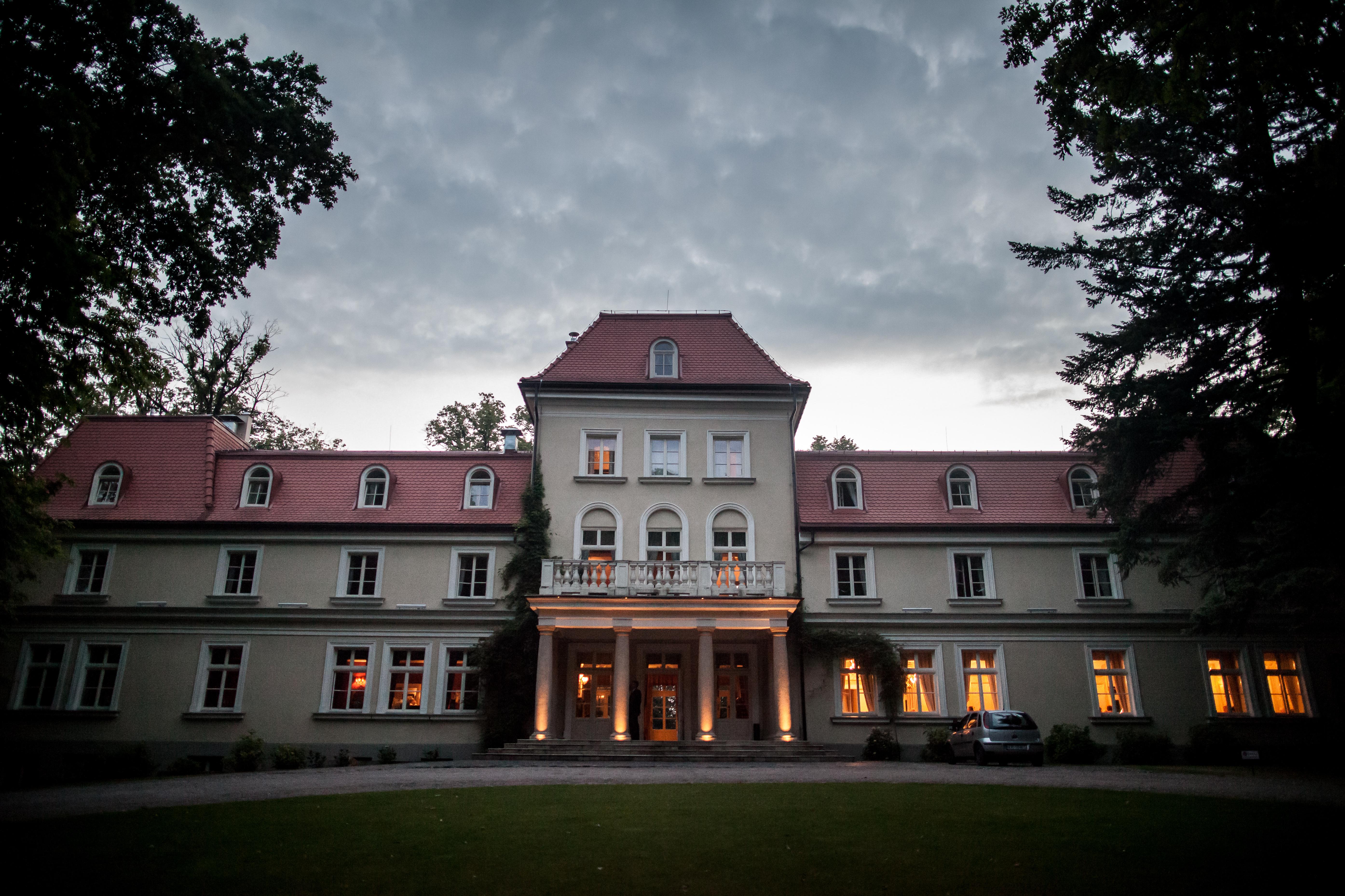 Dwor Sierakow Hotel ภายนอก รูปภาพ